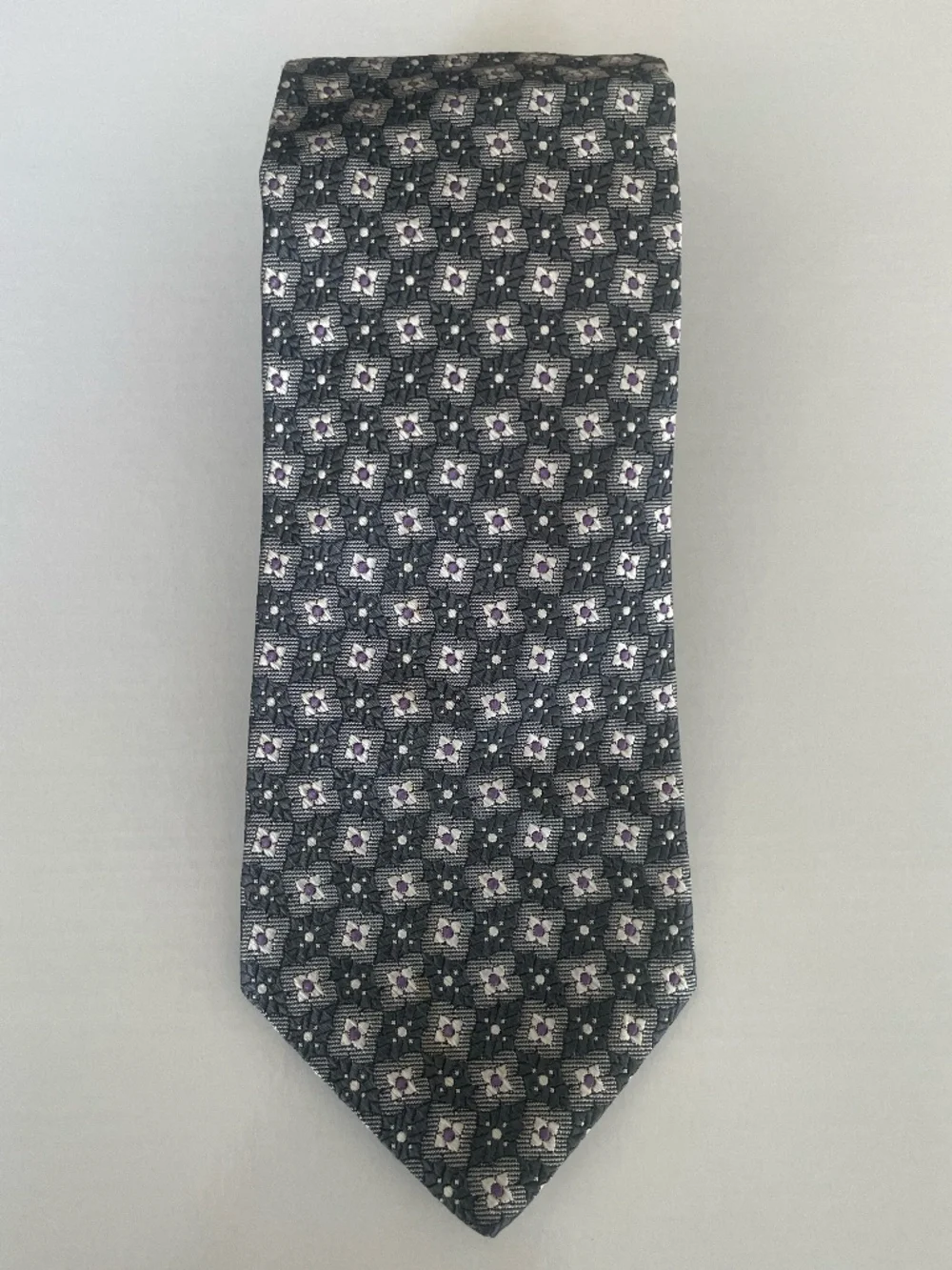 NWT Brooks Brothers Silk Gray and Purple Tie with Geometric Floral-Type Pattern